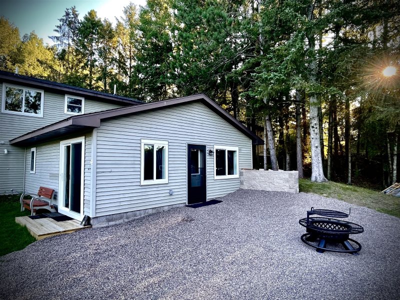 Lakeside Lodging -  Cabin 4